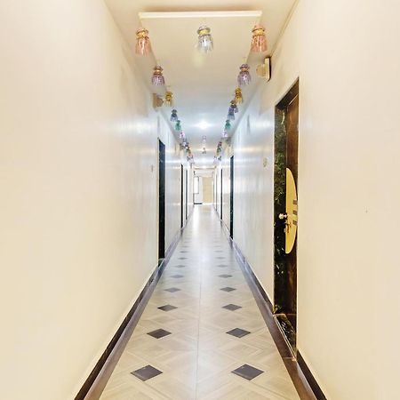 ホテル Spot On Harihar Lodging And Yatri Niwas コールハープル エクステリア 写真