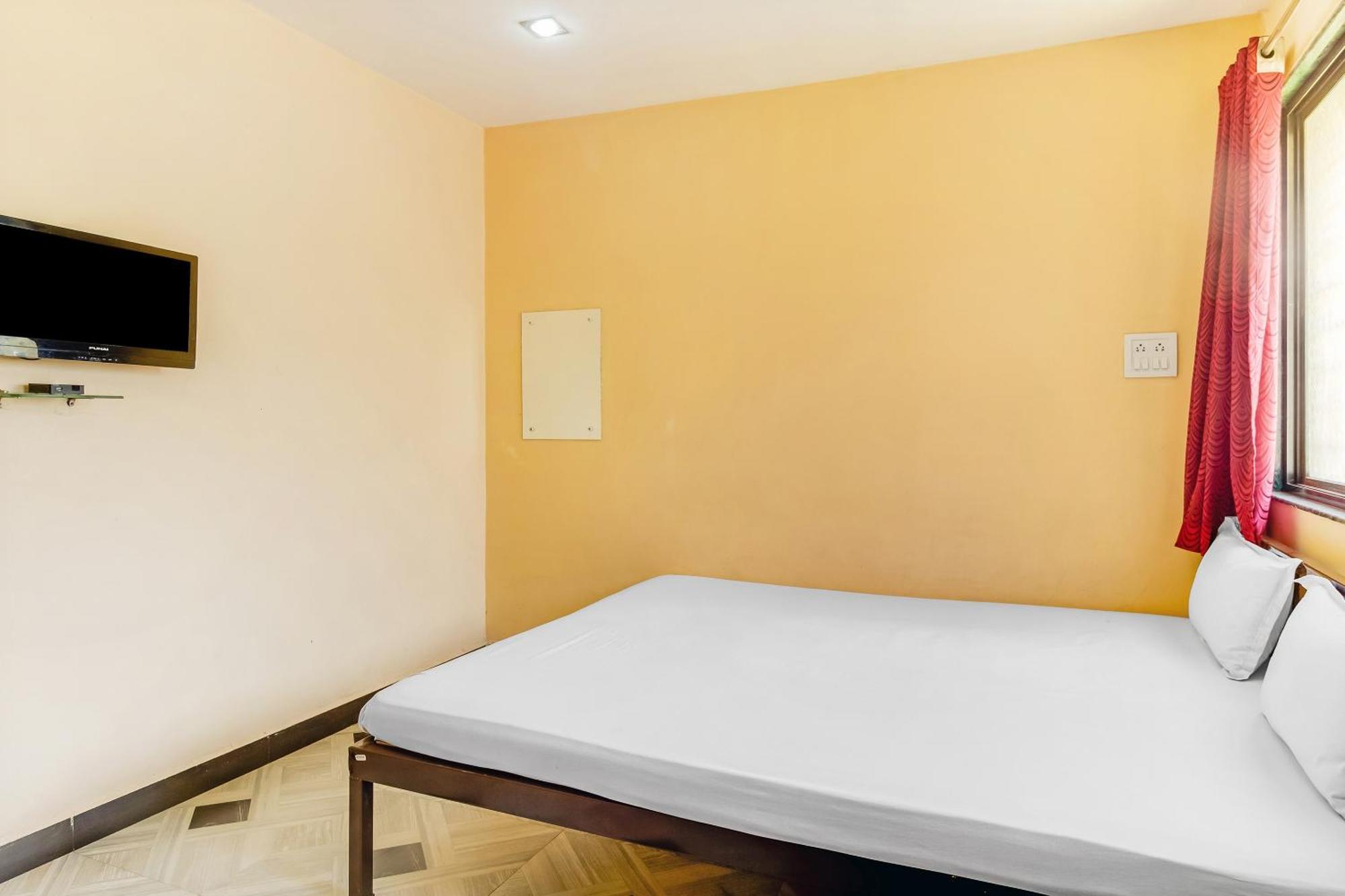 ホテル Spot On Harihar Lodging And Yatri Niwas コールハープル エクステリア 写真