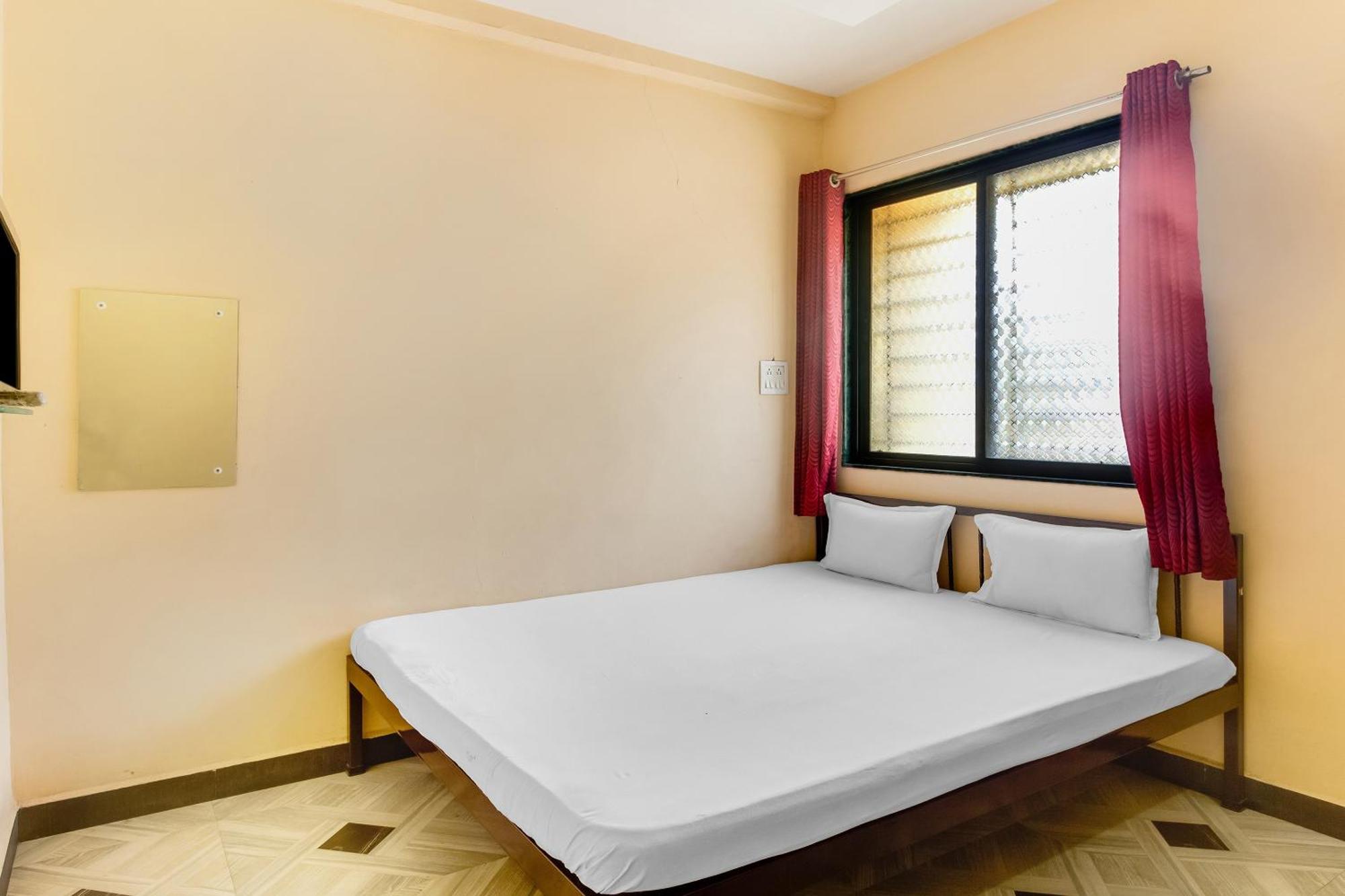 ホテル Spot On Harihar Lodging And Yatri Niwas コールハープル エクステリア 写真