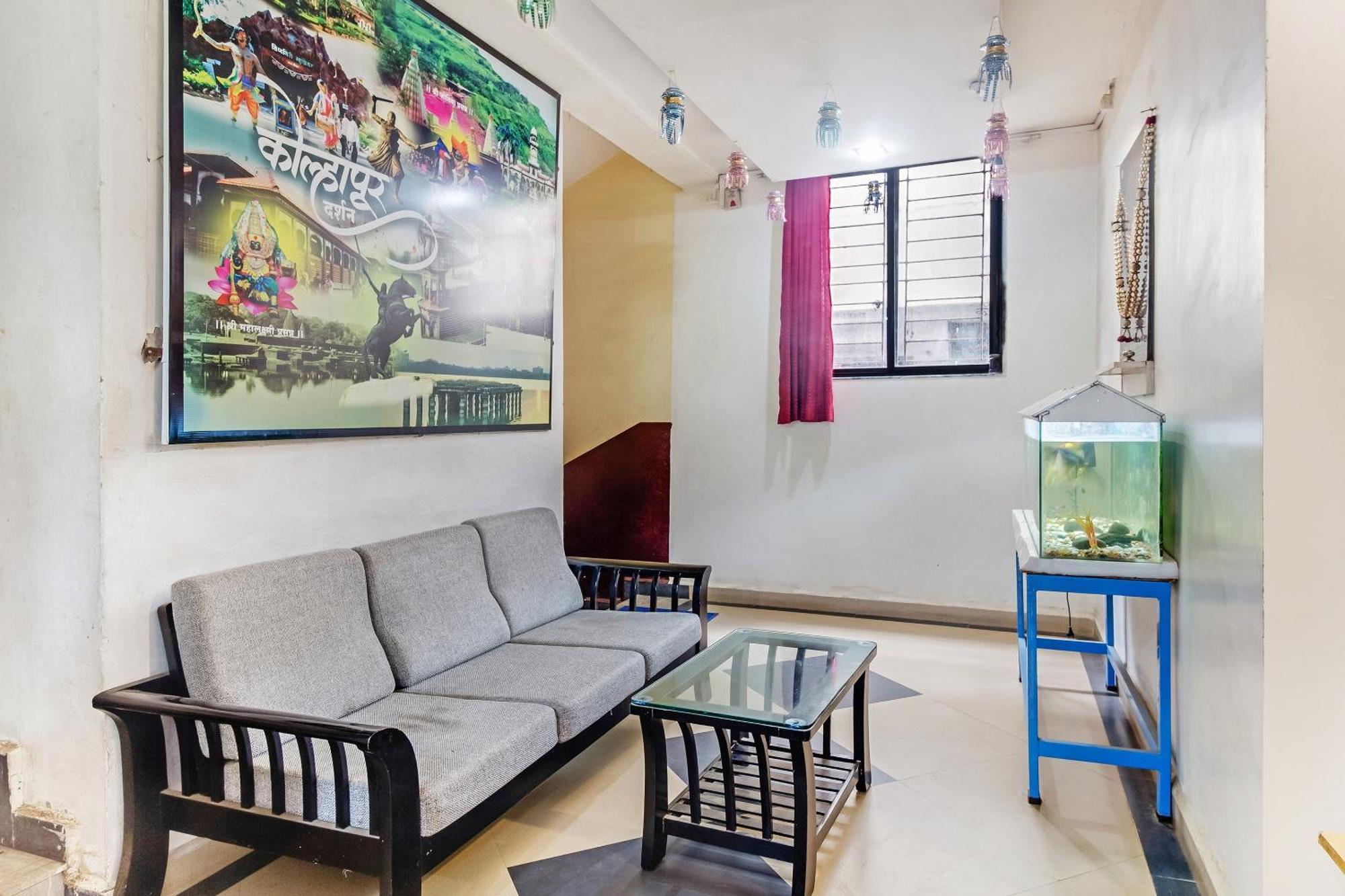 ホテル Spot On Harihar Lodging And Yatri Niwas コールハープル エクステリア 写真